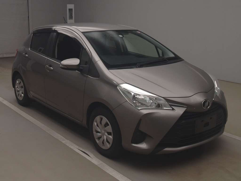 2017 Toyota Vitz NSP130[2]