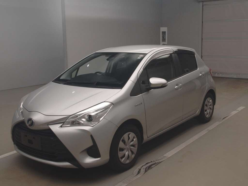 2017 Toyota Vitz NHP130[0]