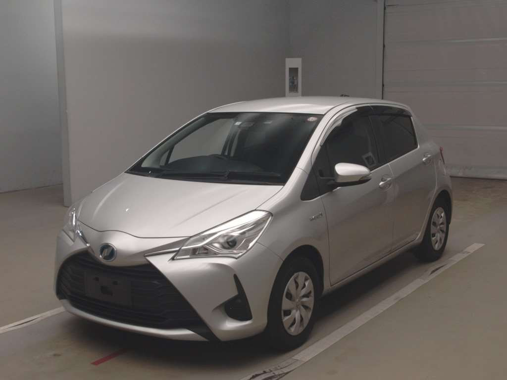 2017 Toyota Vitz NHP130[0]