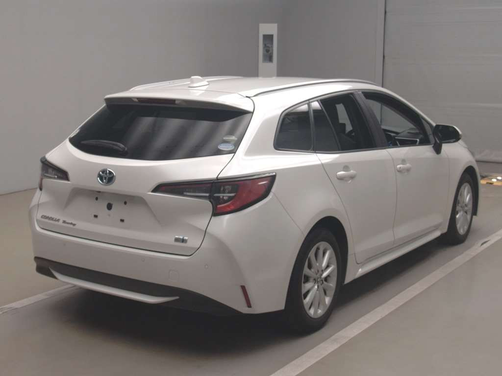 2020 Toyota Corolla Touring Wagon ZWE214W[1]