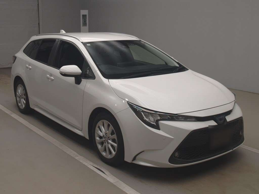 2020 Toyota Corolla Touring Wagon ZWE214W[2]