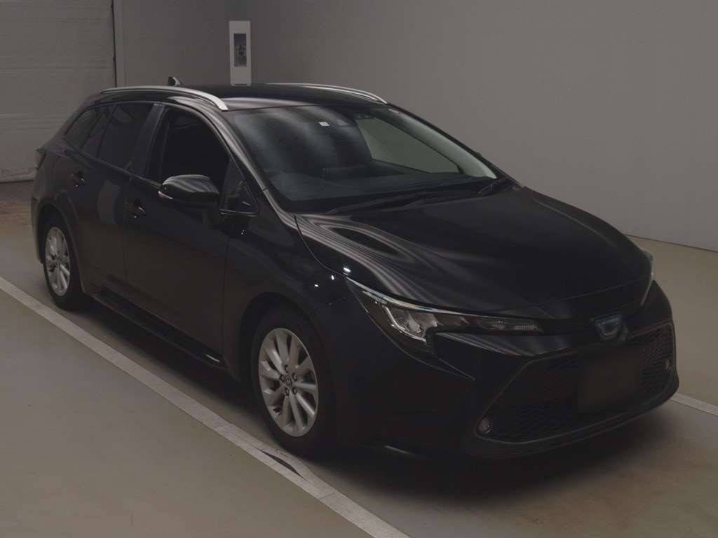 2020 Toyota Corolla Touring Wagon ZWE214W[2]