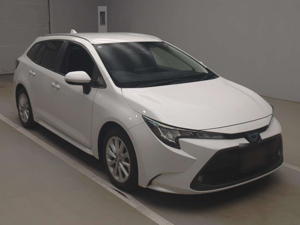 2020 Toyota Corolla Touring Wagon ZWE214W[2]