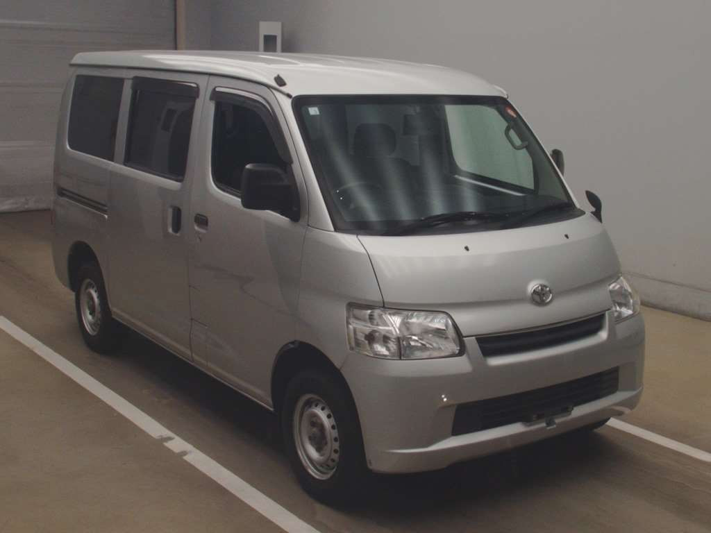 2020 Toyota Townace Van S402M[2]