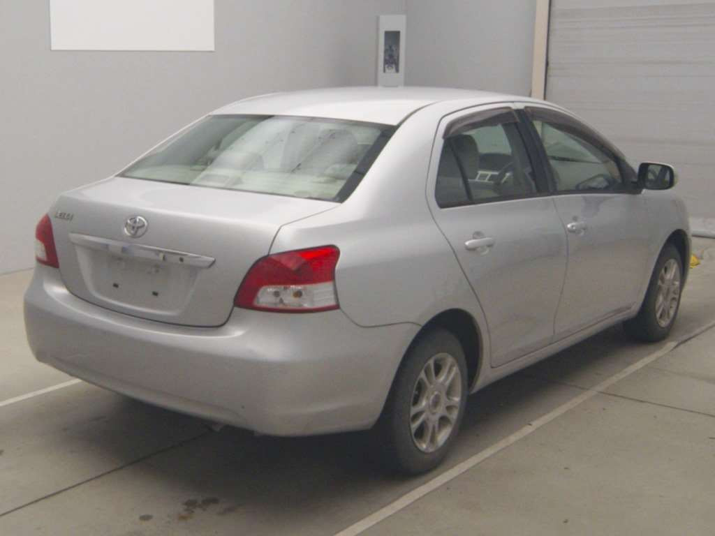 2011 Toyota Belta SCP92[1]