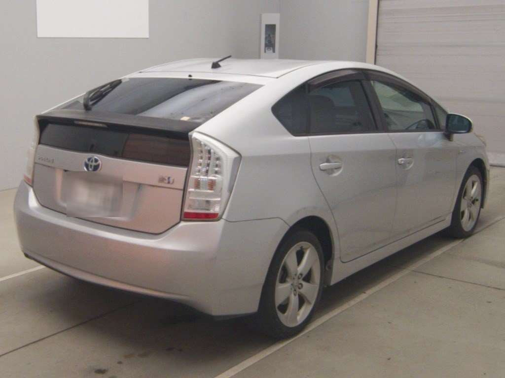 2010 Toyota Prius ZVW30[1]