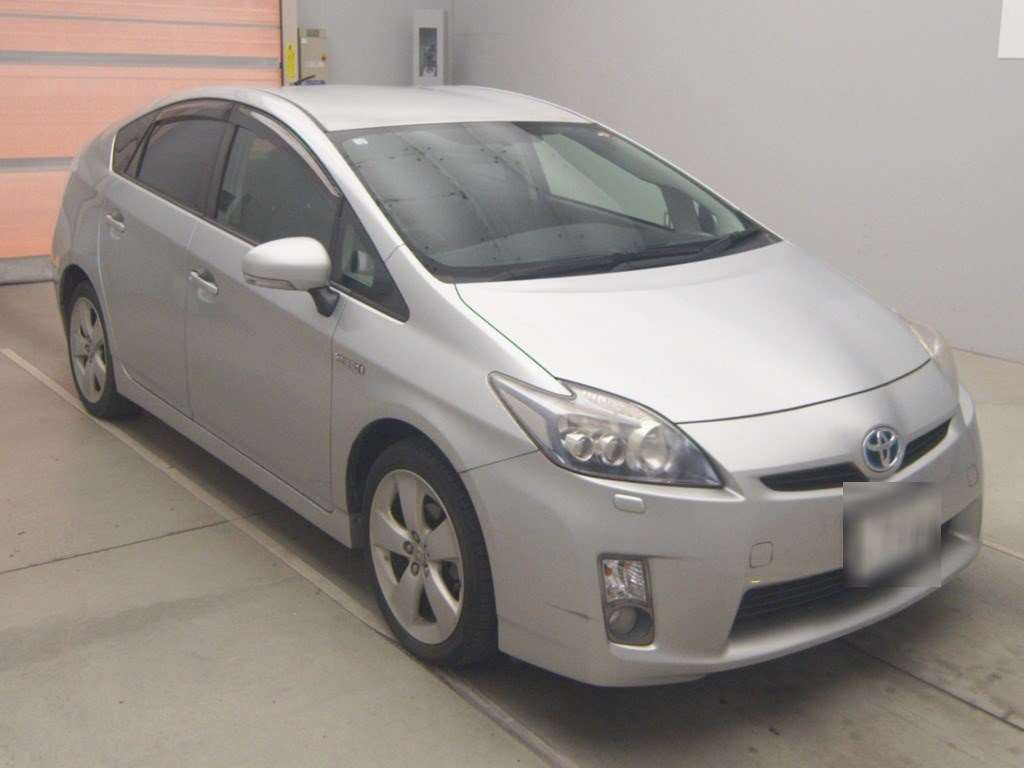 2010 Toyota Prius ZVW30[2]