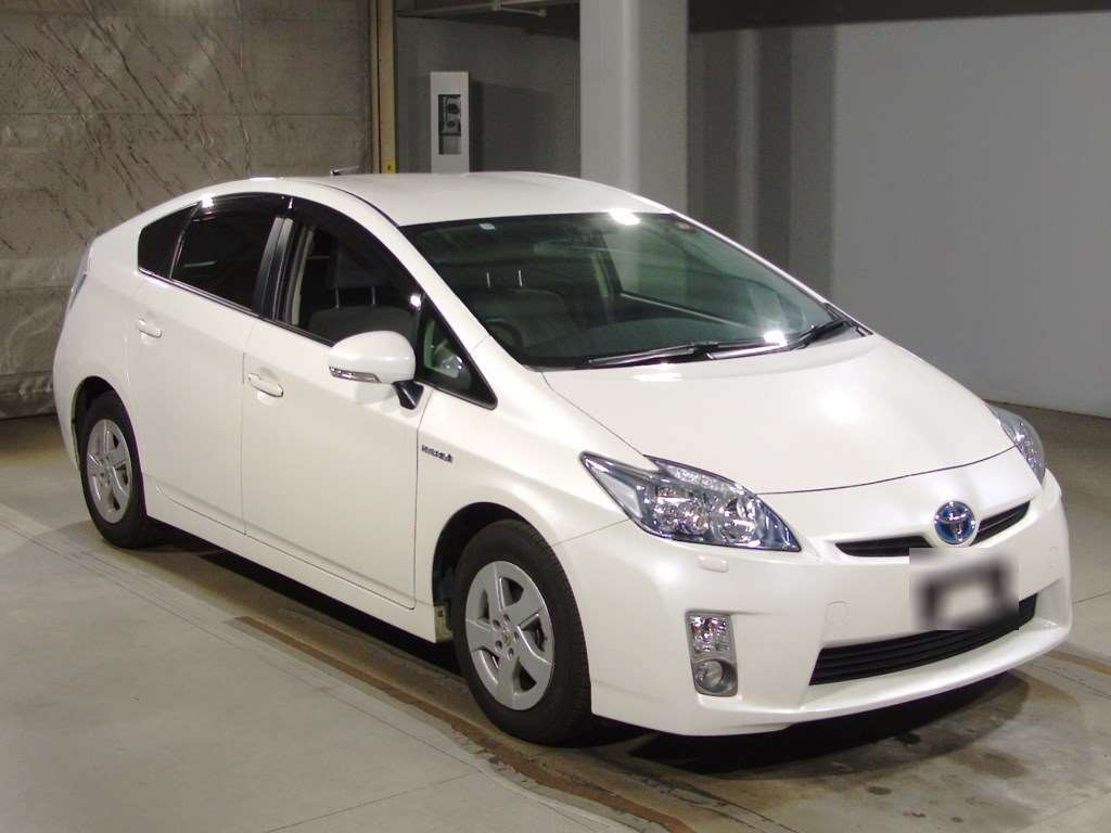 2011 Toyota Prius ZVW30[2]