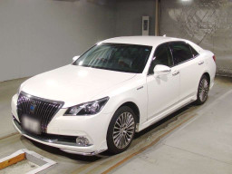 2015 Toyota Crown Majesta