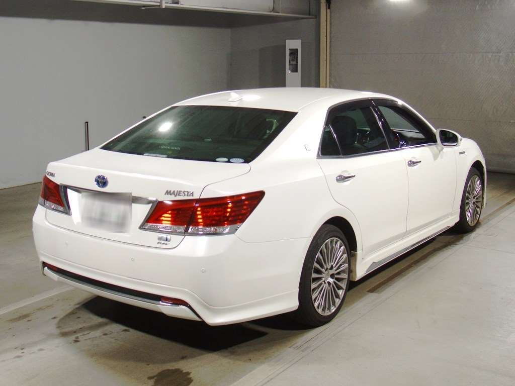 2015 Toyota Crown Majesta AWS215[1]