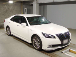 2015 Toyota Crown Majesta