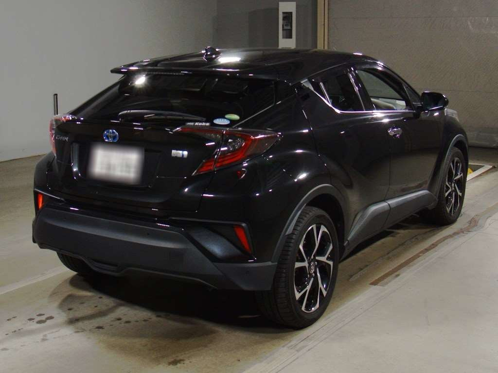 2018 Toyota C-HR ZYX10[1]