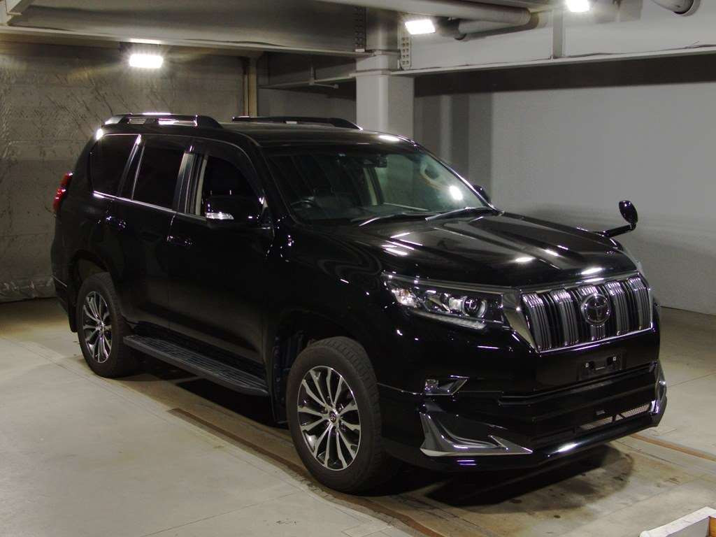 2020 Toyota Land Cruiser Prado TRJ150W[2]