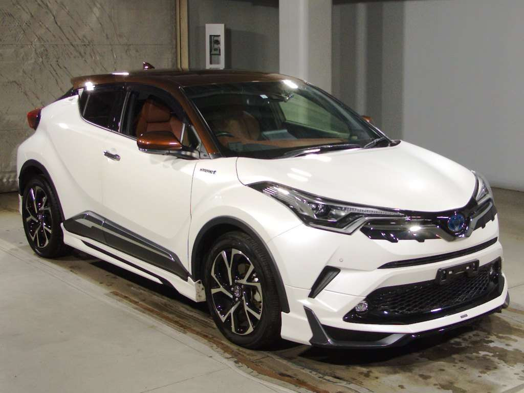 2019 Toyota C-HR ZYX10[2]