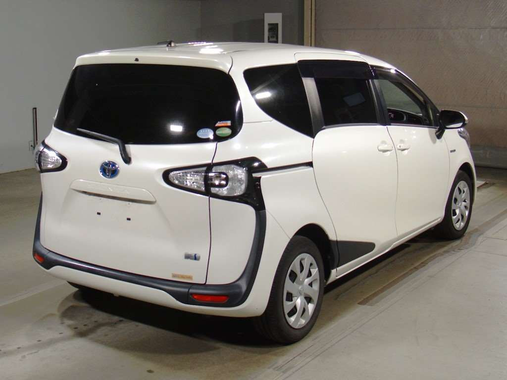 2016 Toyota Sienta NHP170G[1]