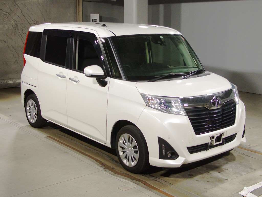 2017 Toyota Roomy M900A[2]