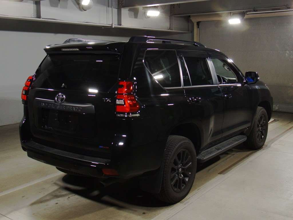 2022 Toyota Land Cruiser Prado TRJ150W[1]