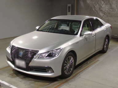 2013 Toyota Crown Hybrid