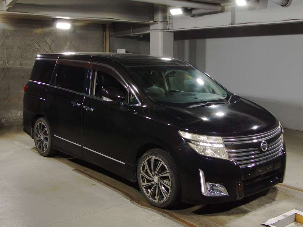 2010 Nissan Elgrand TE52[2]