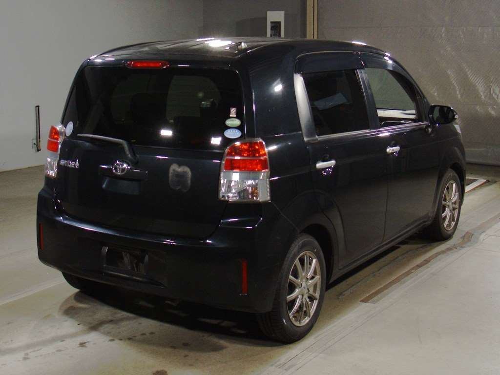 2015 Toyota Spade NSP141[1]