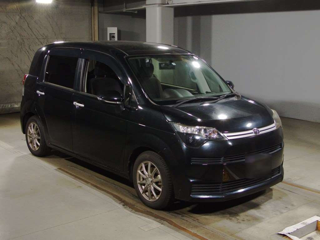 2015 Toyota Spade NSP141[2]