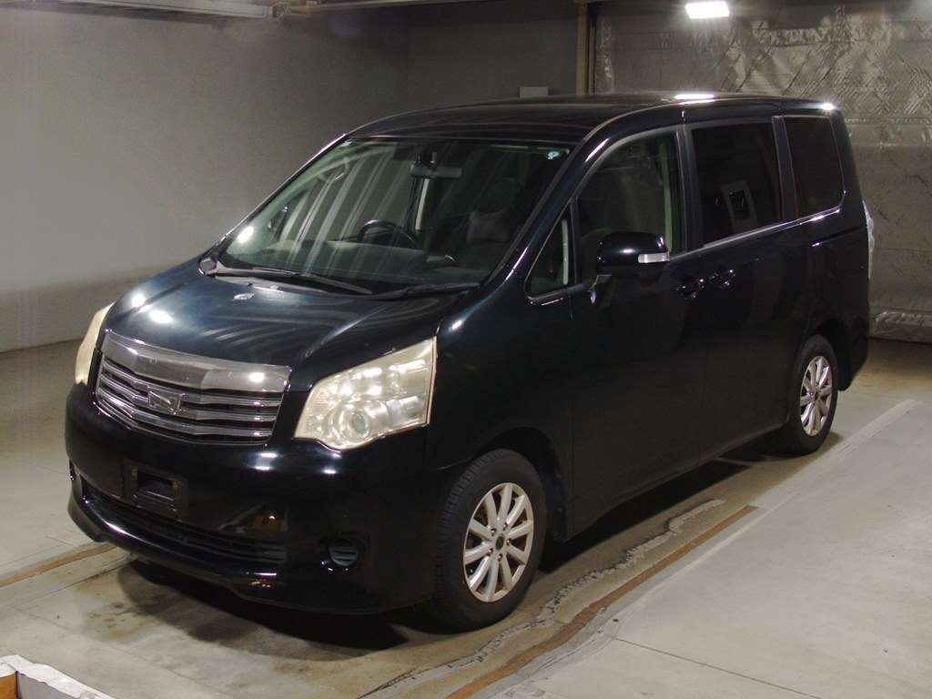 2011 Toyota Noah ZRR70G[0]