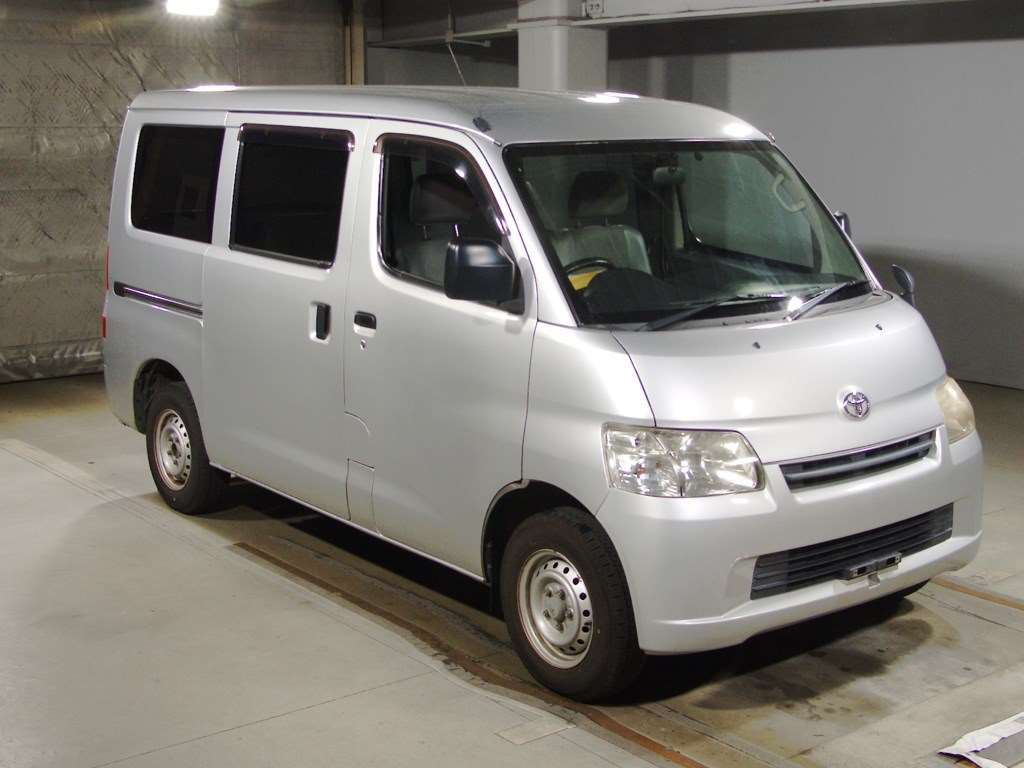 2014 Toyota Townace Van S402M[2]