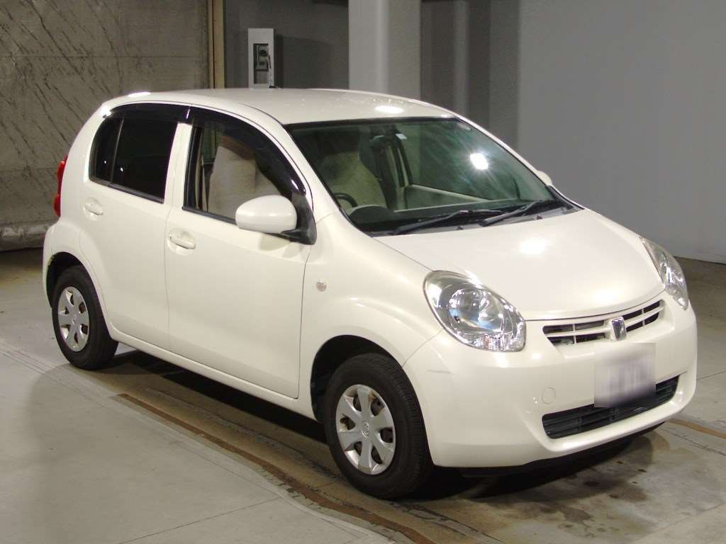 2012 Toyota Passo KGC30[2]