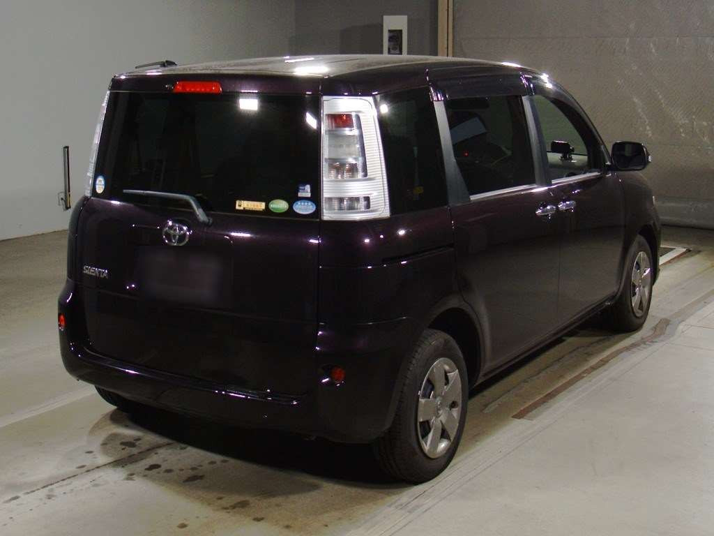 2014 Toyota Sienta NCP81G[1]