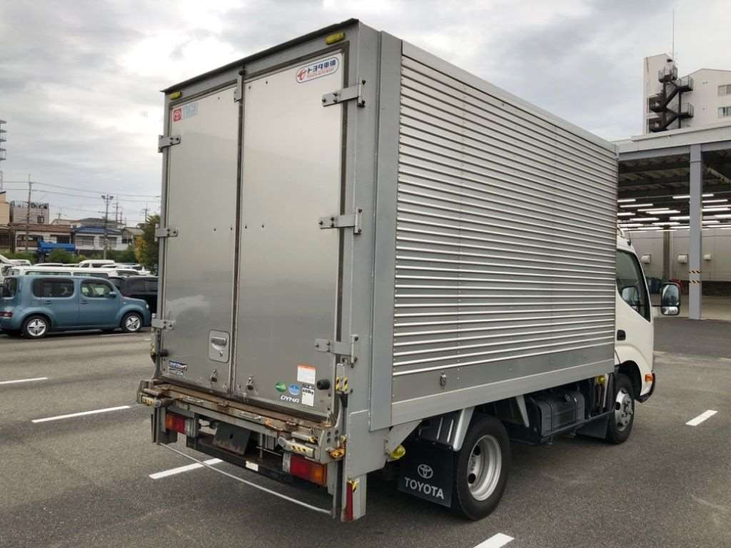 2017 Toyota Dyna Truck XZU605[1]