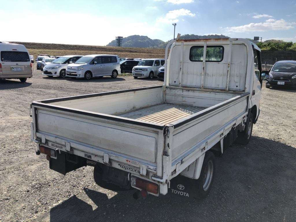 2005 Toyota Dyna Truck KDY220[1]