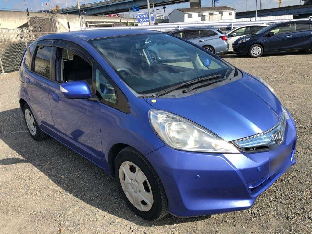 2011 Honda Fit Hybrid GP1[2]