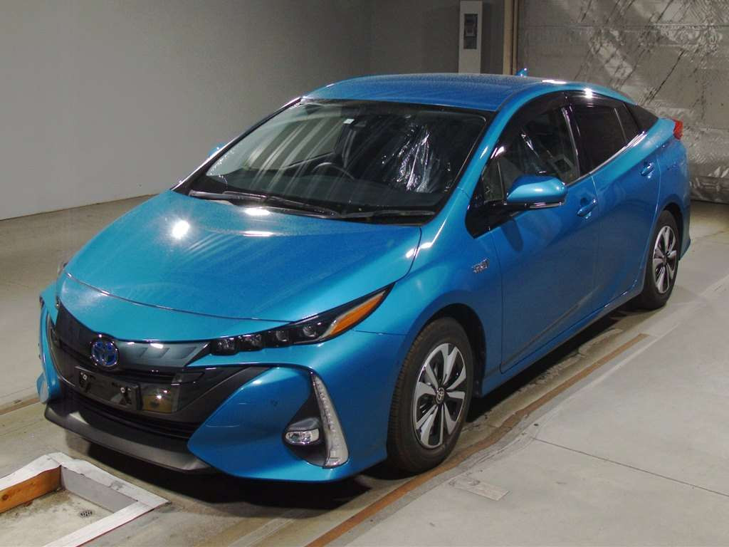 2018 Toyota Prius PHV ZVW52[0]