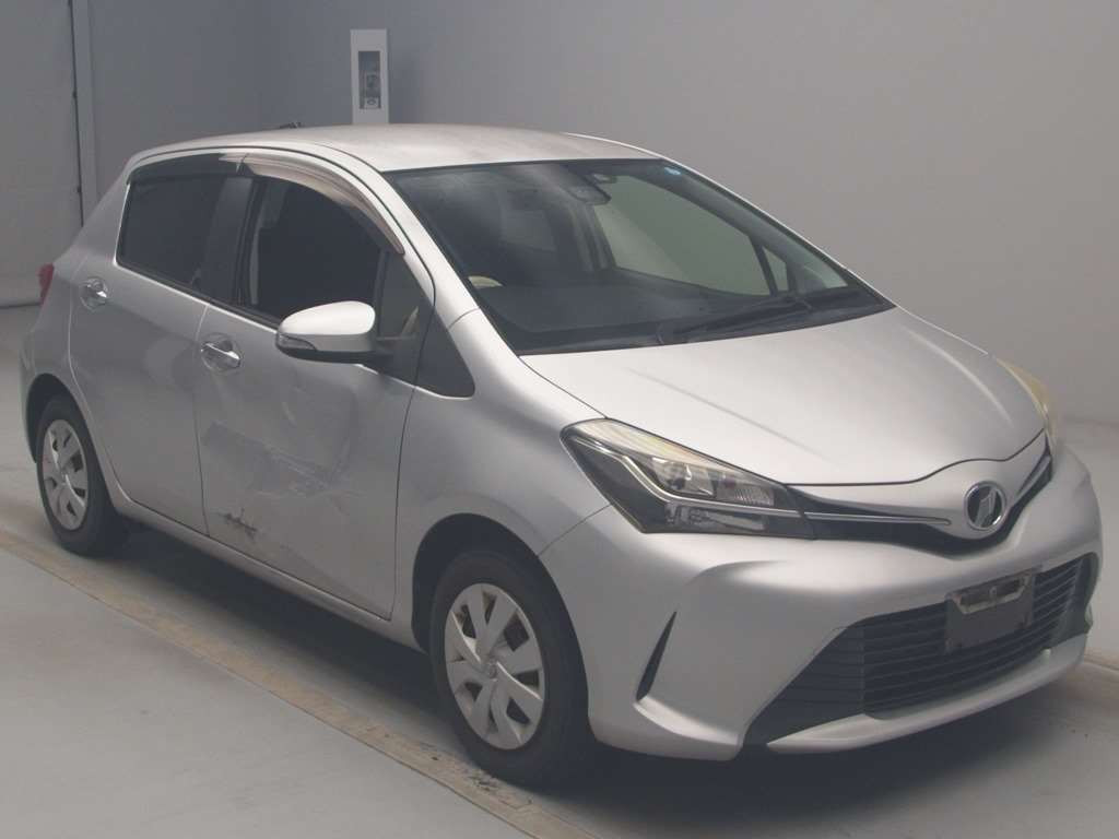 2015 Toyota Vitz KSP130[2]