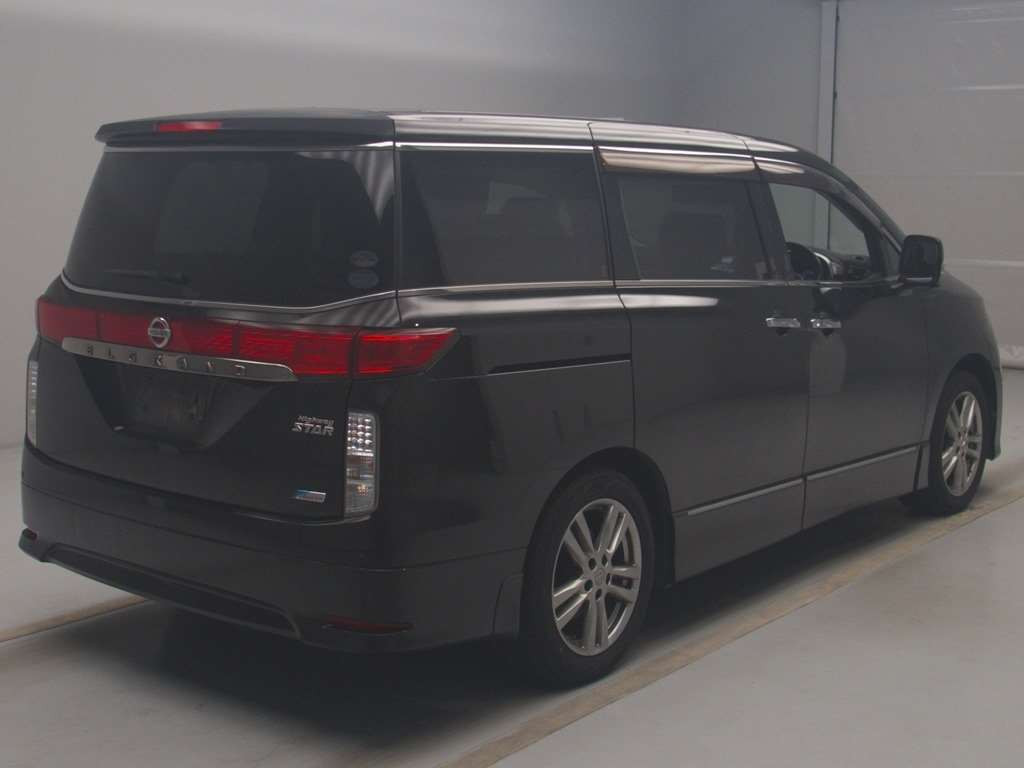 2010 Nissan Elgrand TE52[1]