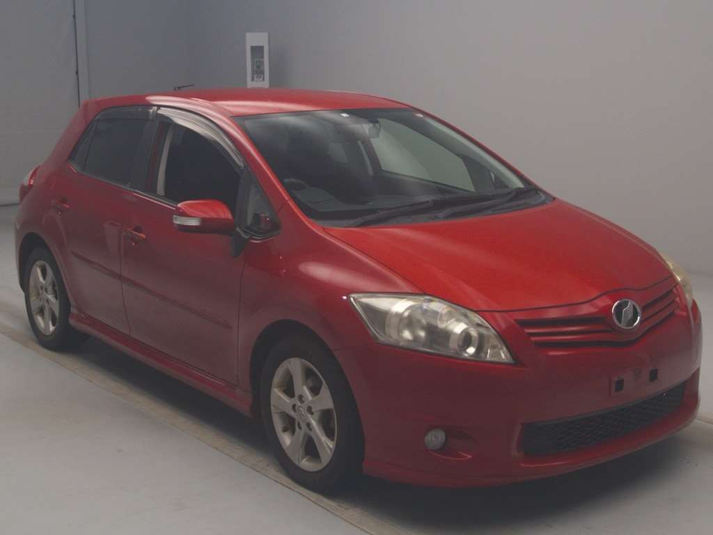 2012 Toyota Auris ZRE152H[2]