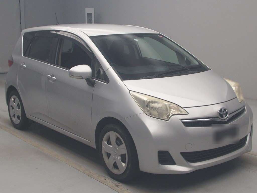 2011 Toyota Ractis NSP120[2]