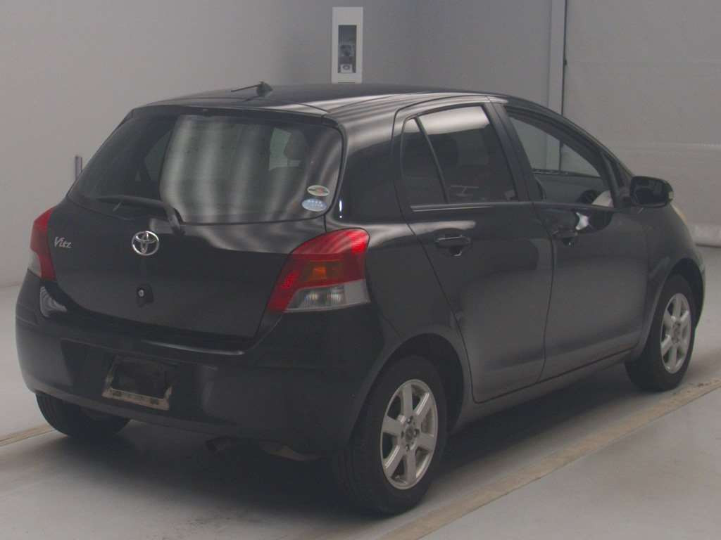 2009 Toyota Vitz SCP90[1]