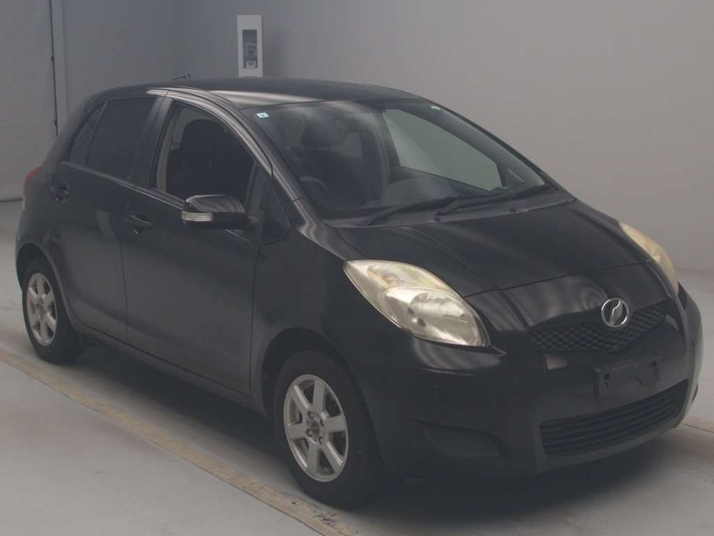 2009 Toyota Vitz SCP90[2]