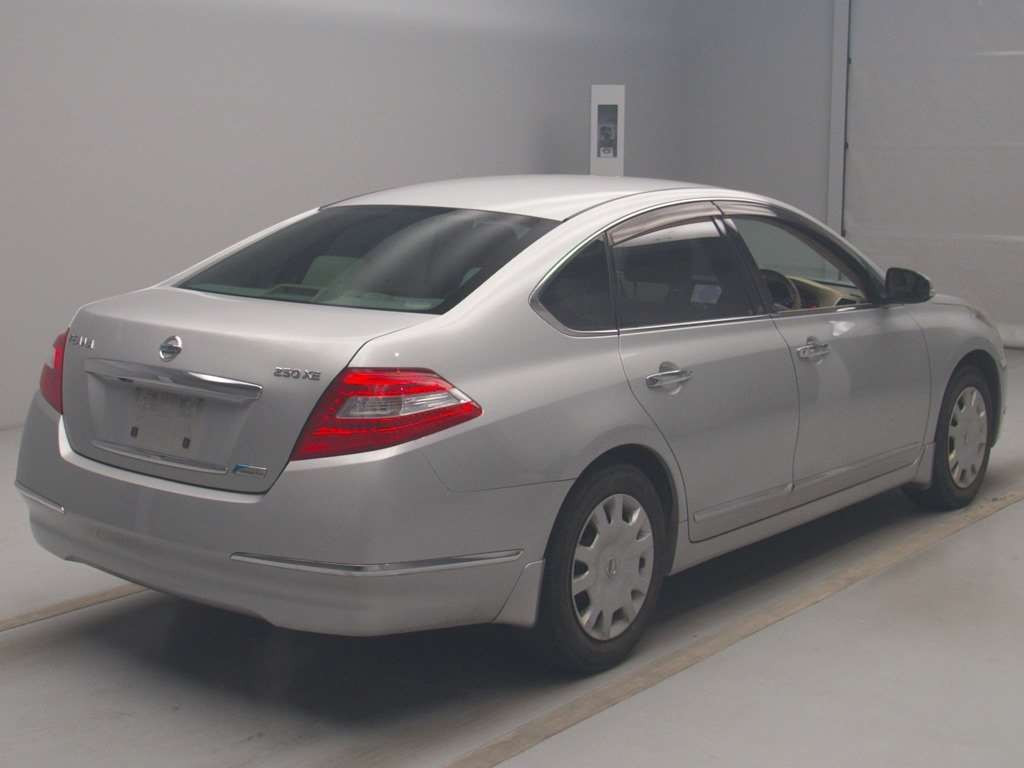 2011 Nissan Teana J32[1]