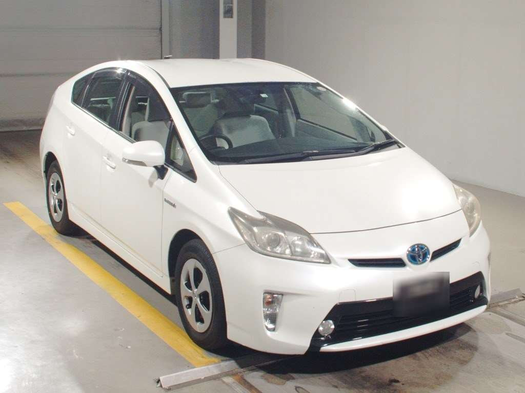 2012 Toyota Prius ZVW30[2]