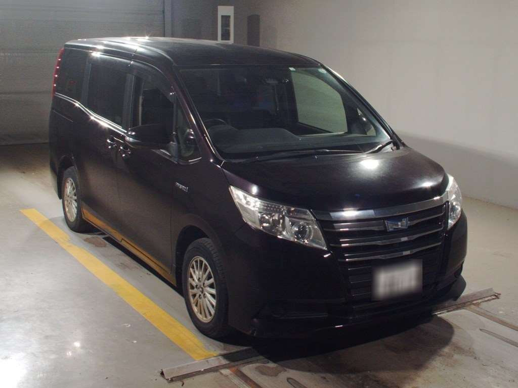 2016 Toyota Noah ZWR80G[2]