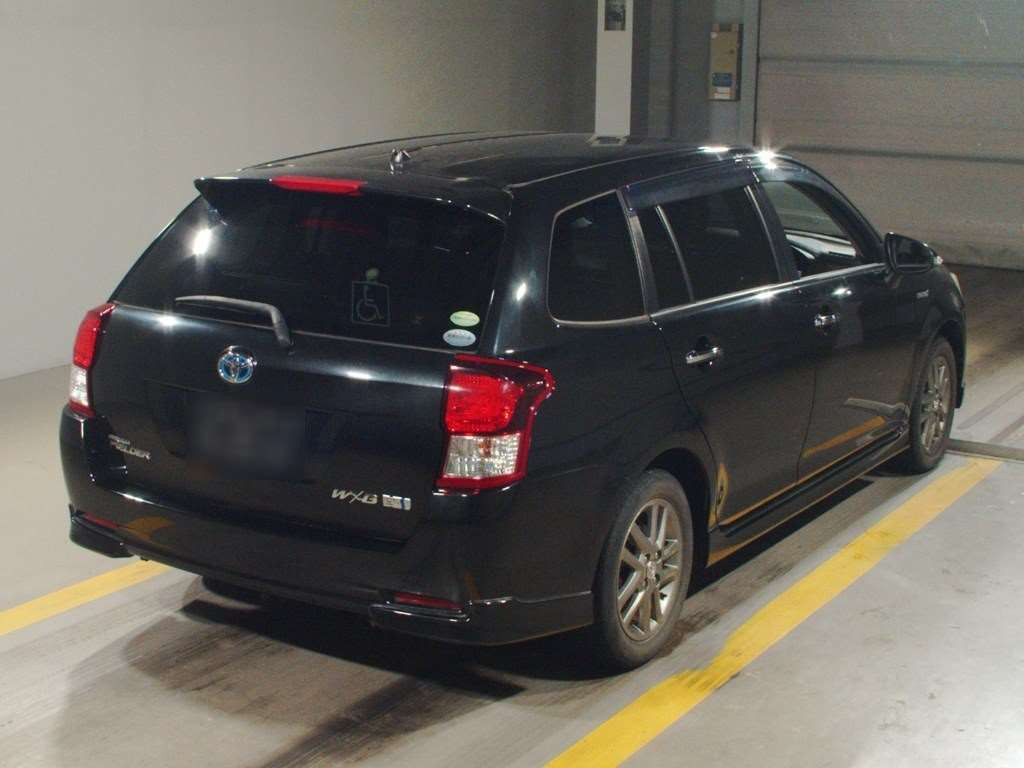 2013 Toyota Corolla Fielder NKE165G[1]