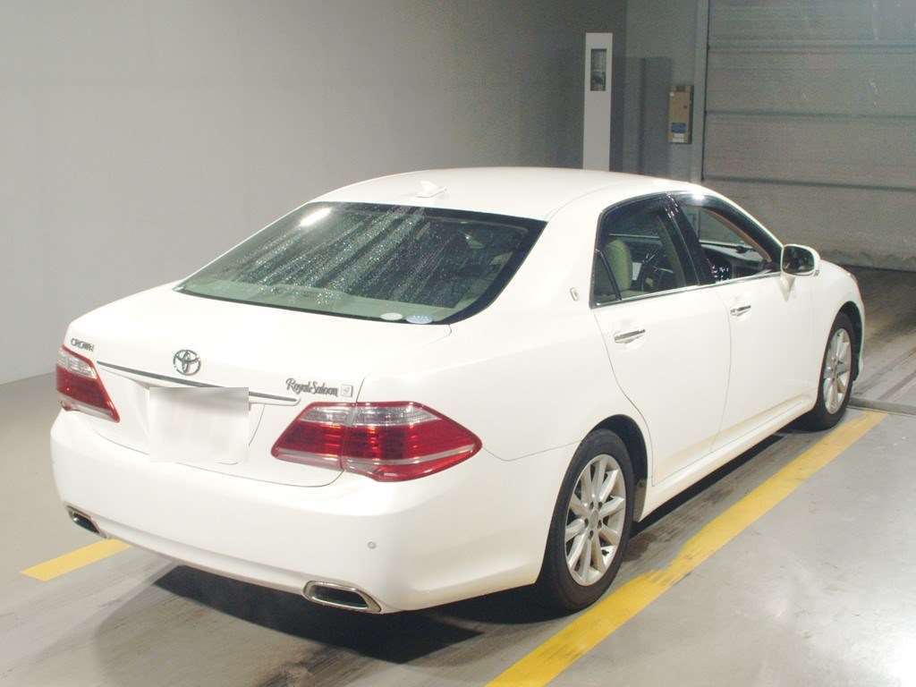 2011 Toyota Crown GRS202[1]