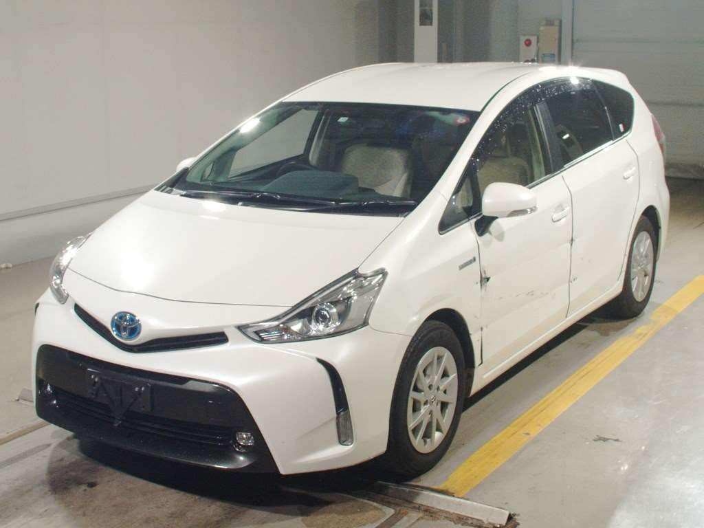 2015 Toyota Prius alpha ZVW41W[0]