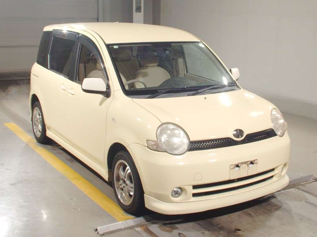 2004 Toyota Sienta NCP81G[2]