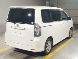 2007 Toyota Voxy