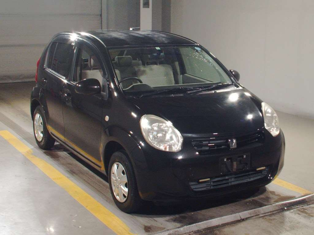 2011 Toyota Passo KGC30[2]