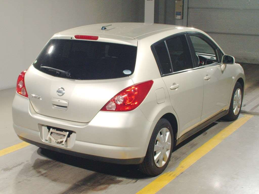 2005 Nissan Tiida C11[1]