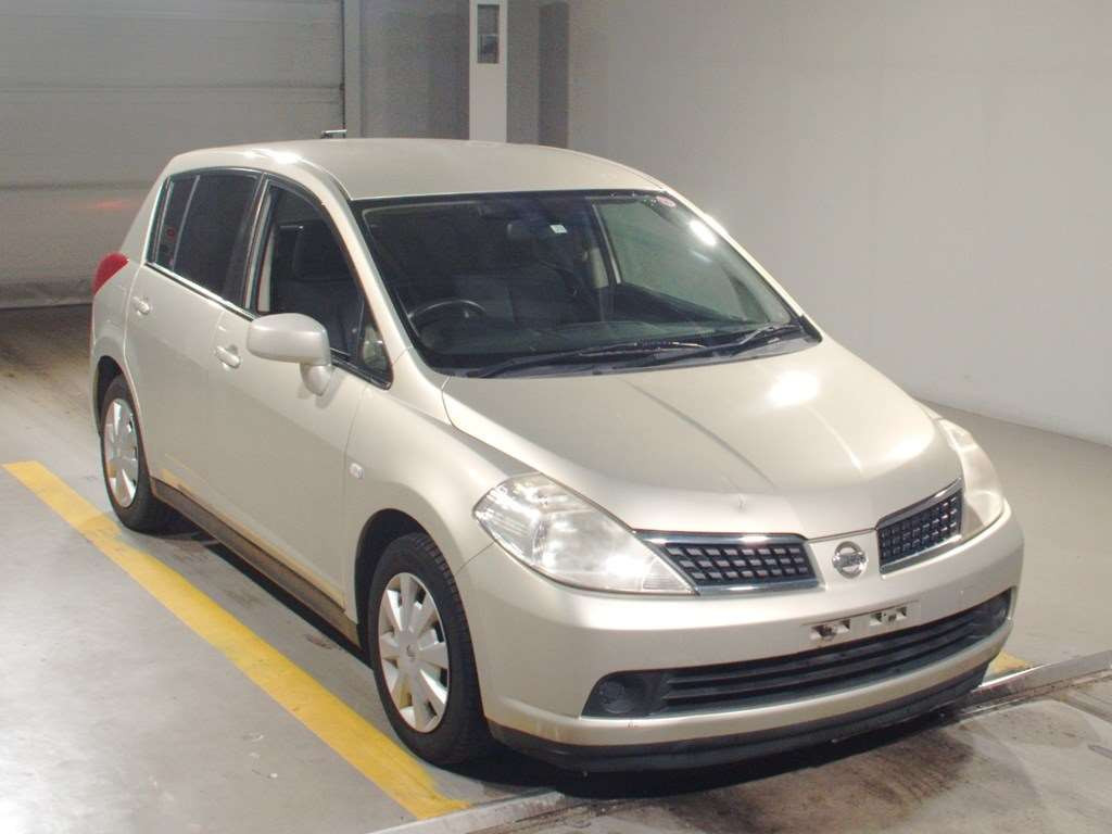 2005 Nissan Tiida C11[2]